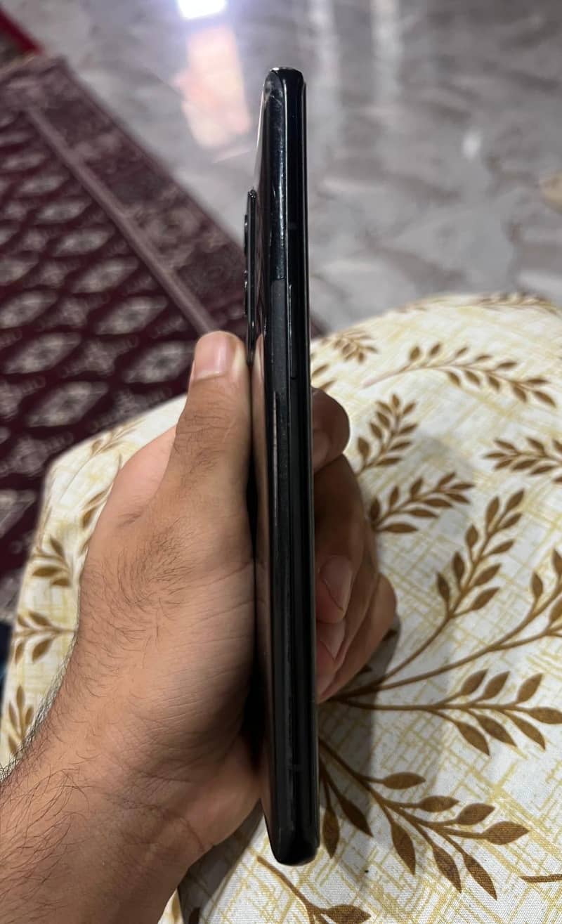 One Plus 9 Pro 6