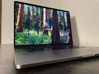 Apple MacBook Pro 16-inch 2019 – Intel Core i7 – 16GB RAM – 512GB SSD