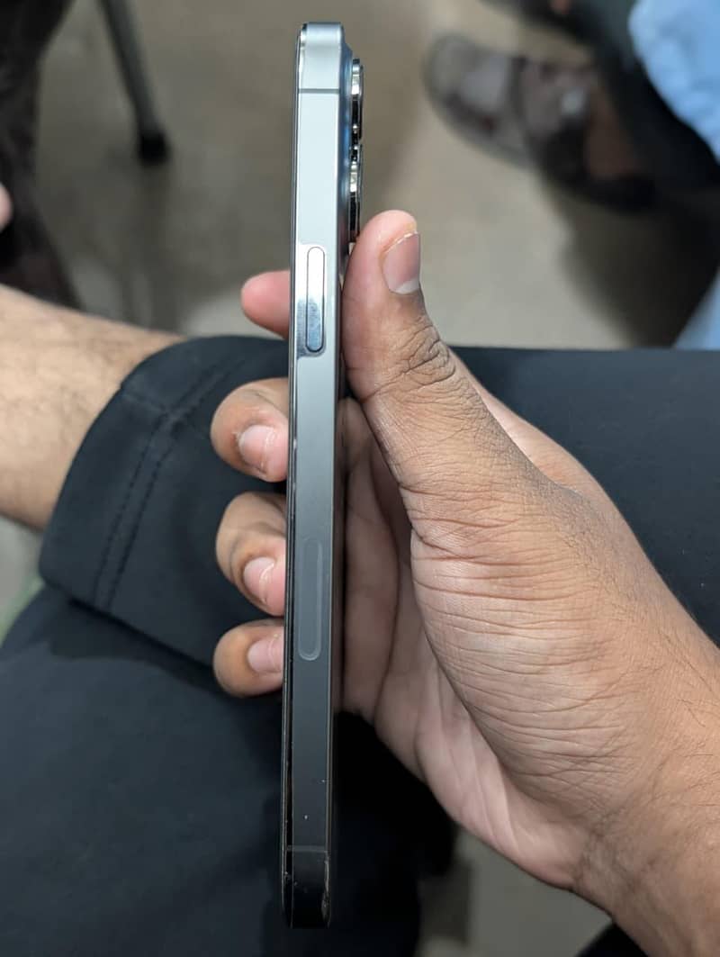 Apple iPhone 13 Pro Max 1