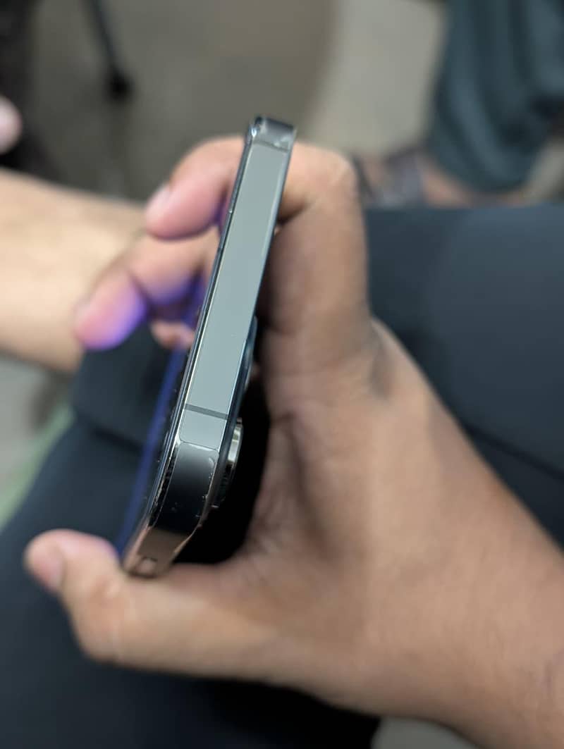 Apple iPhone 13 Pro Max 3
