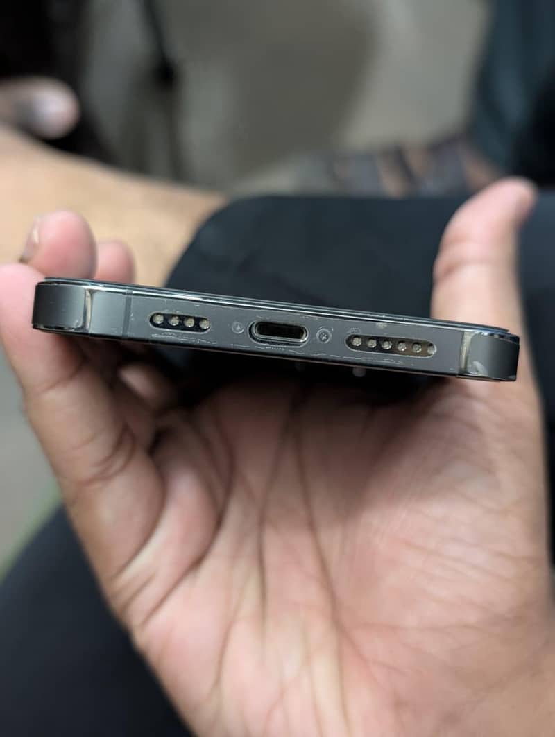 Apple iPhone 13 Pro Max 4