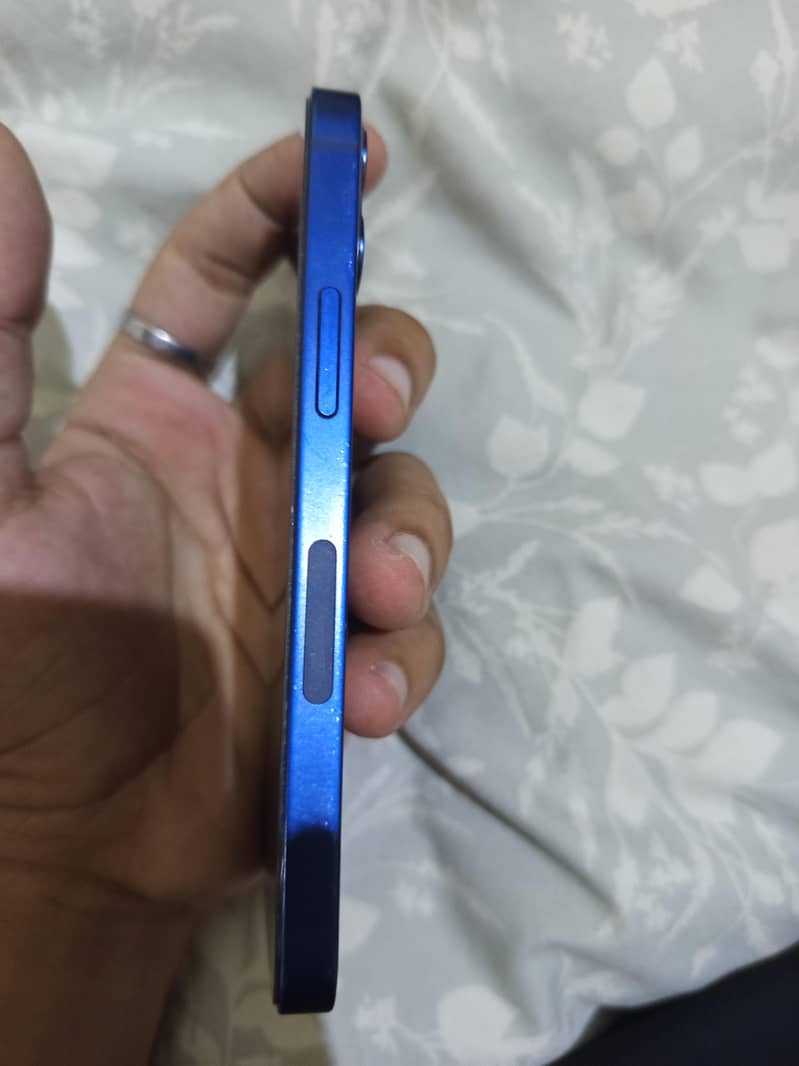 Apple iPhone 12 mini 3