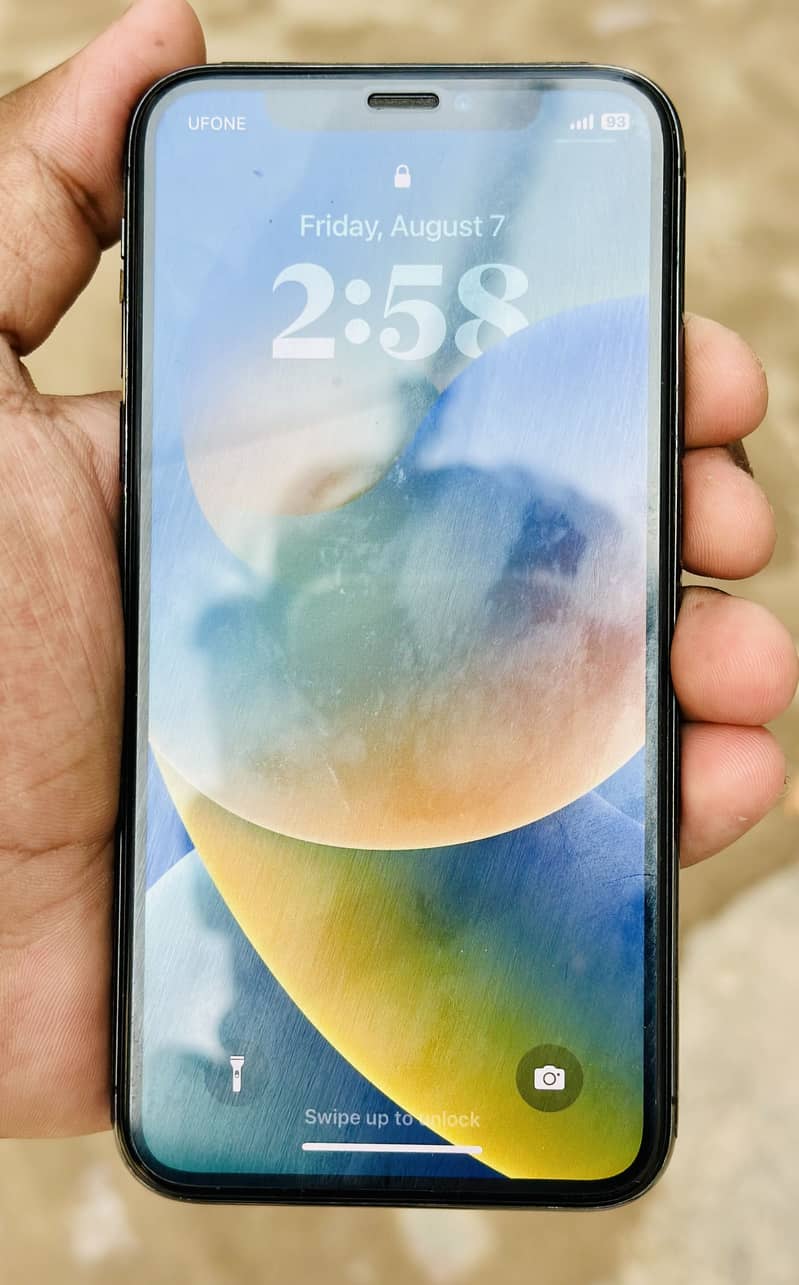 Apple iPhone X 4