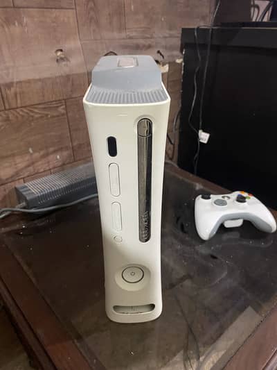 Xbox 360 320 gb 40 games 10/10 condition