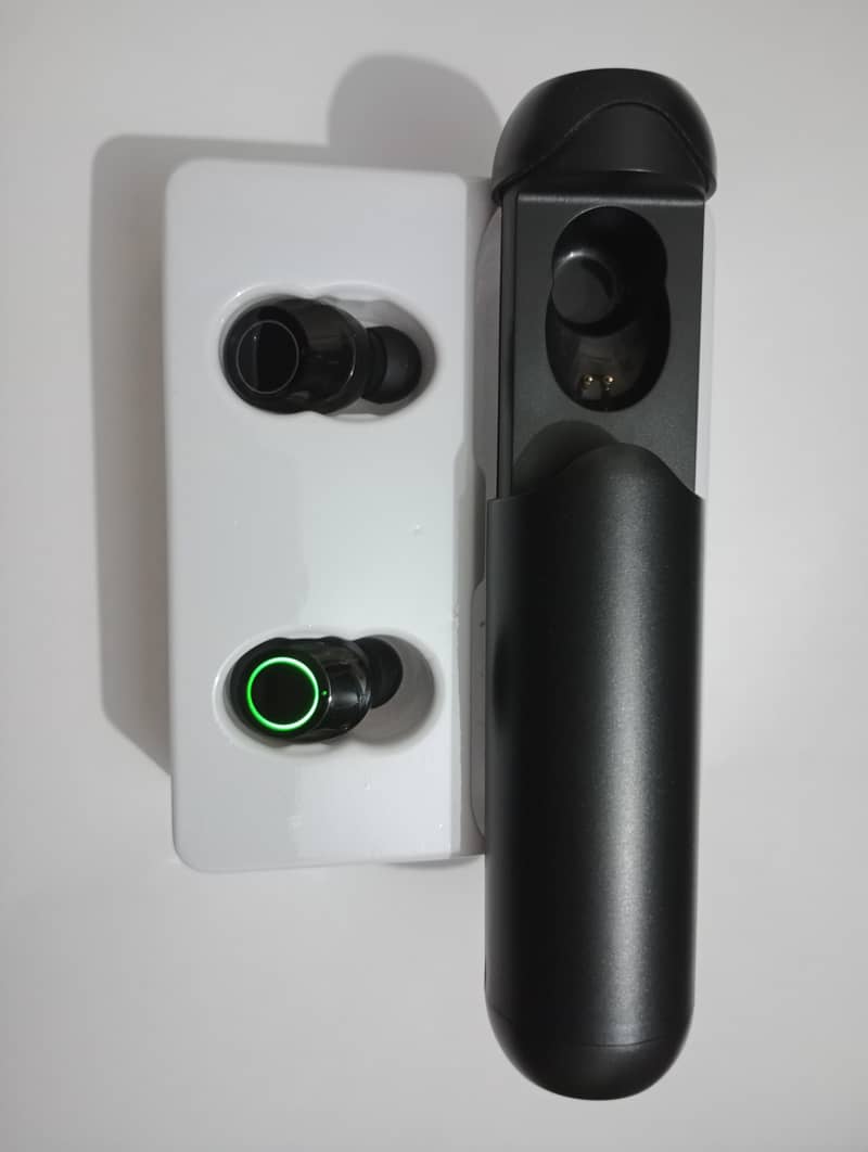 earbuds 0
