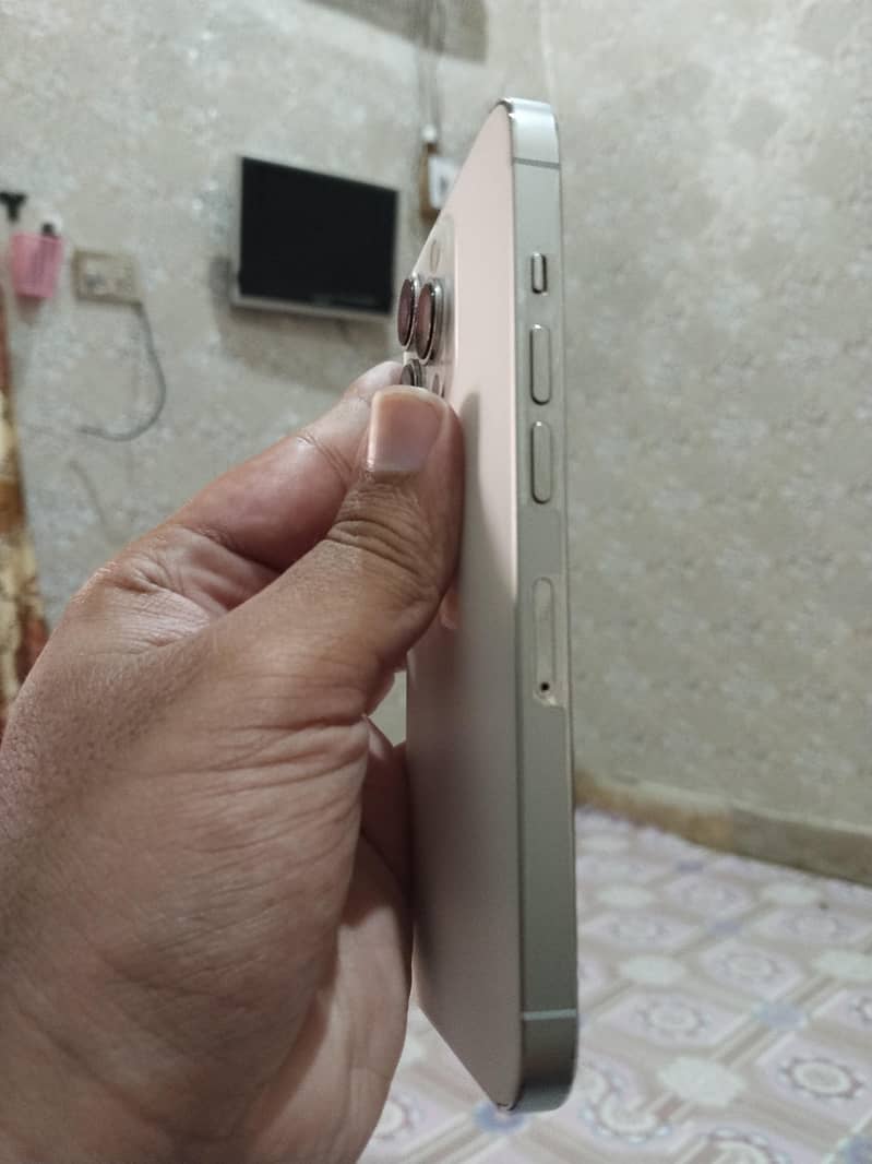 Apple iPhone 13 Pro 4