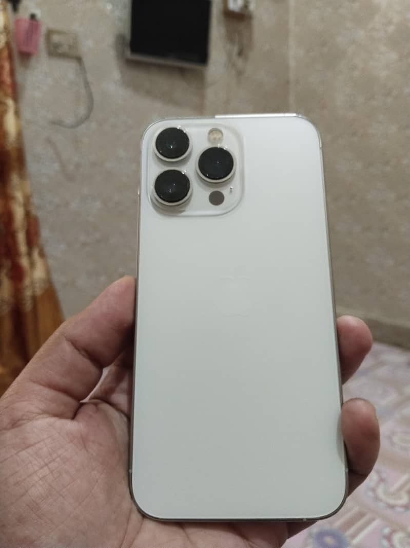 Apple iPhone 13 Pro 6