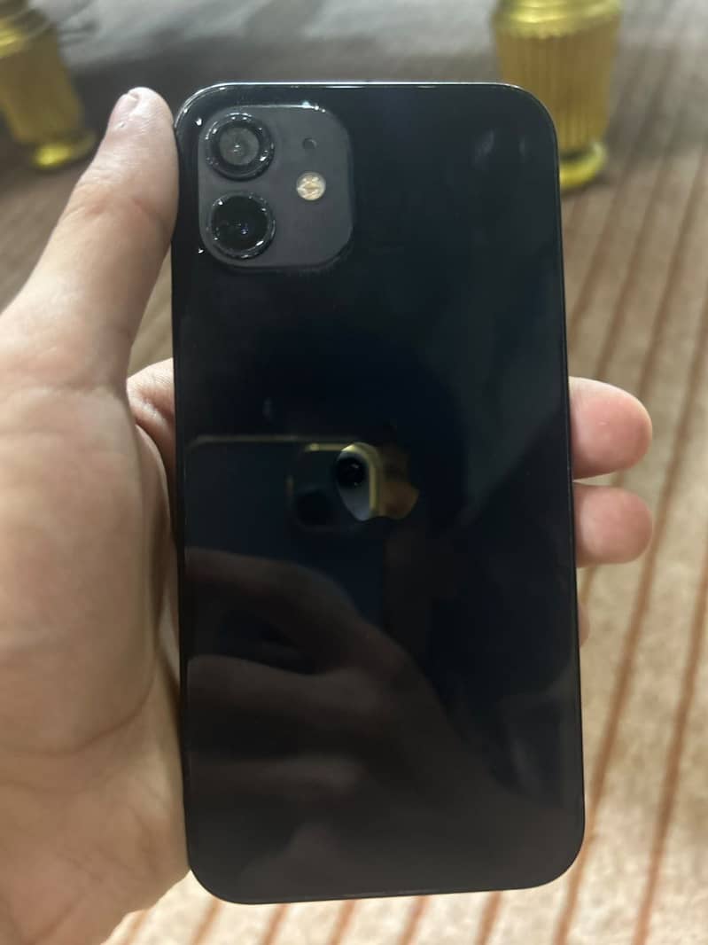 Apple iPhone 12 4