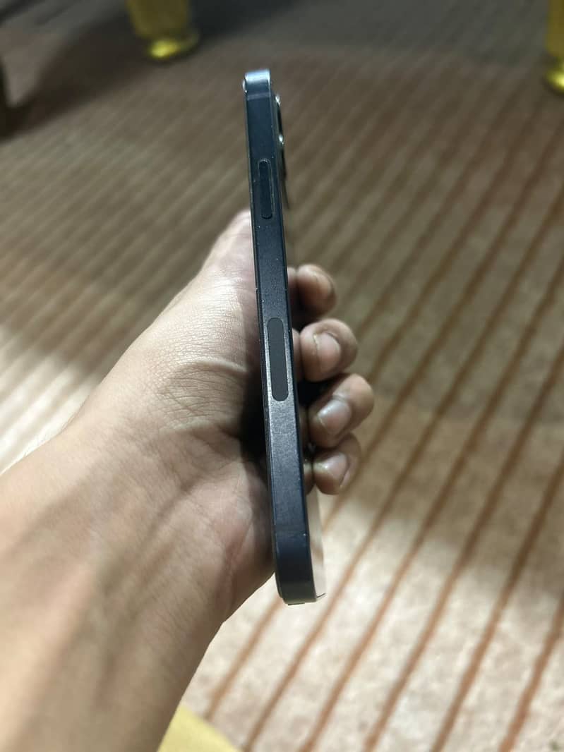 Apple iPhone 12 7