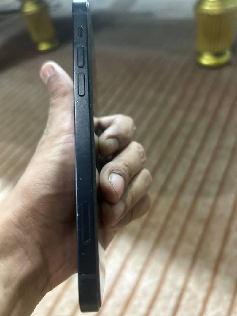 Apple iPhone 12 10