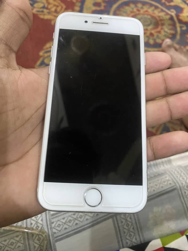 Apple iPhone 7 0