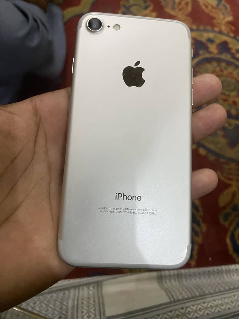 Apple iPhone 7 1