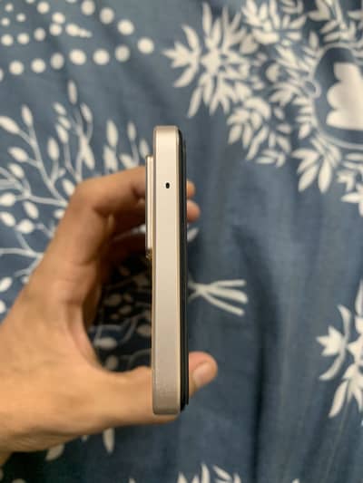 OPPO F21 Pro