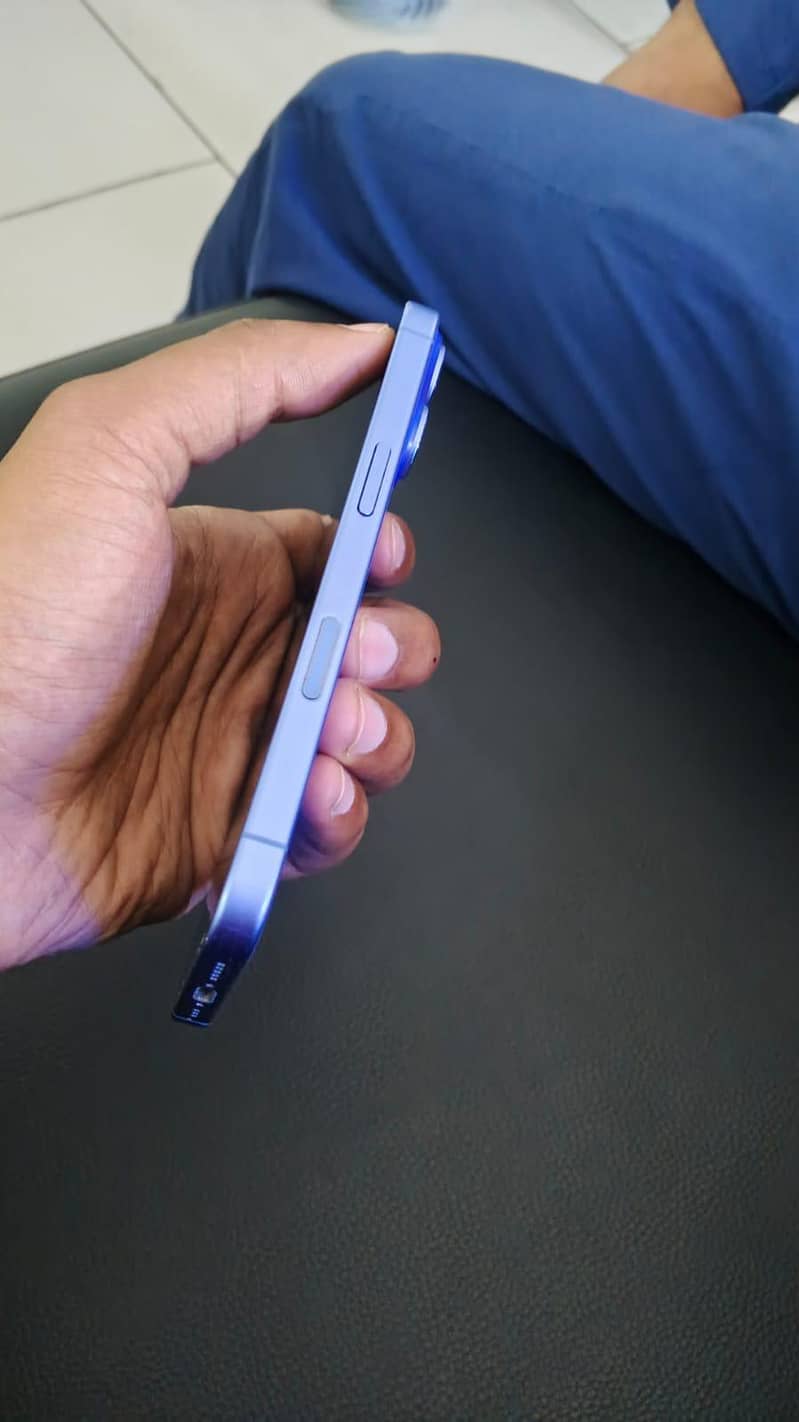 Apple iPhone 16 1
