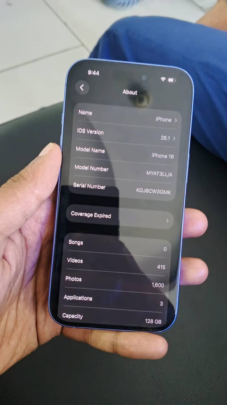 Apple iPhone 16 4