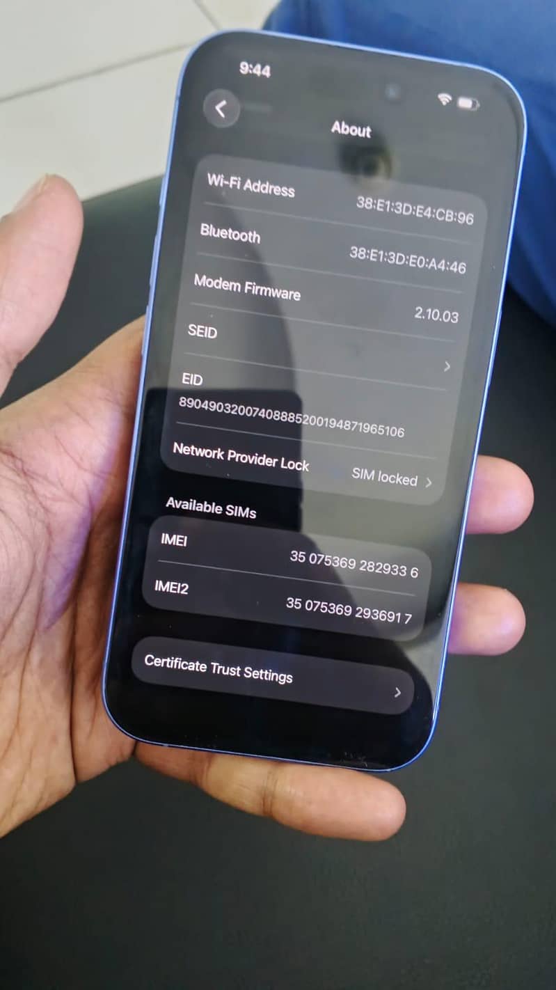 Apple iPhone 16 5