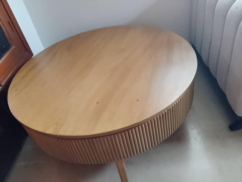 7 seter sofa with table 4