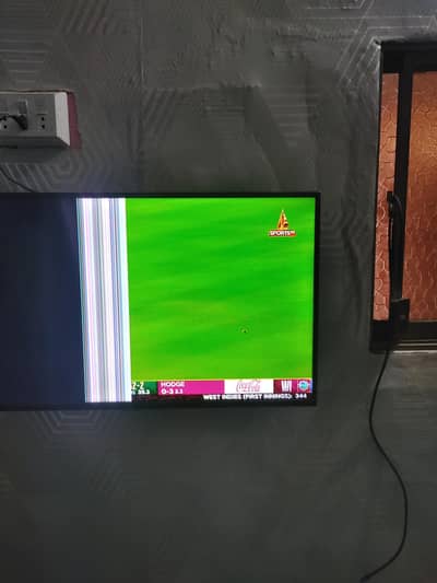 TCL40 inches led tv half screen problem hai or koi fault nai hai
