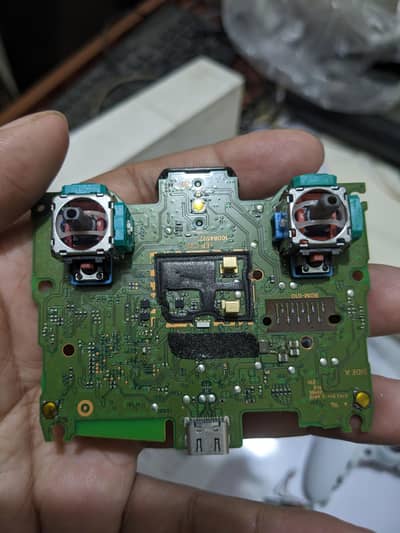 ps5 dead controller and Xbox one shell controller