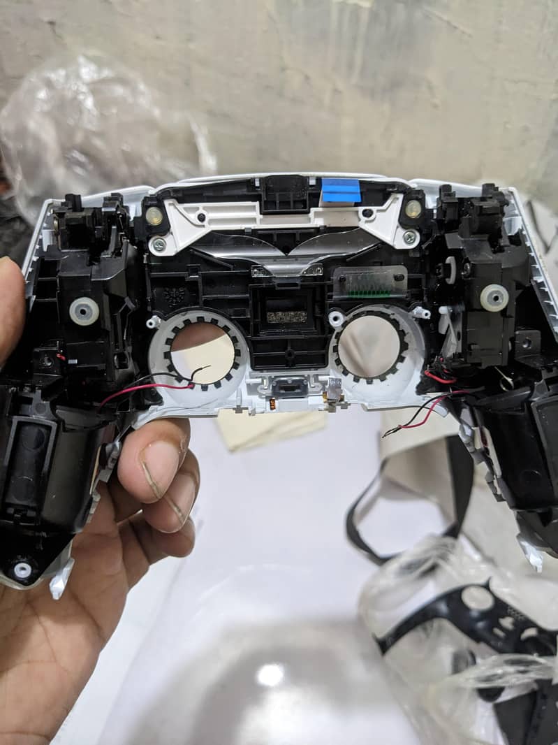 ps5 dead controller and Xbox one shell controller 3