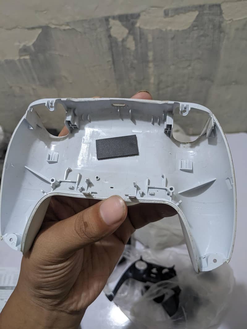 ps5 dead controller and Xbox one shell controller 4
