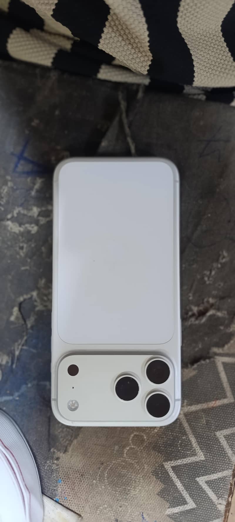 Apple iPhone 17 Pro Max 0