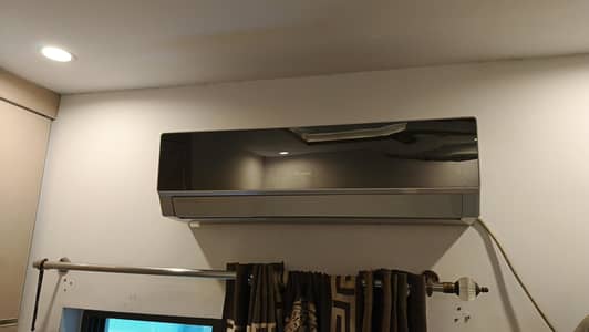 Gree 1.5 Ton Split Ac - Excellent Condition - Well maintained