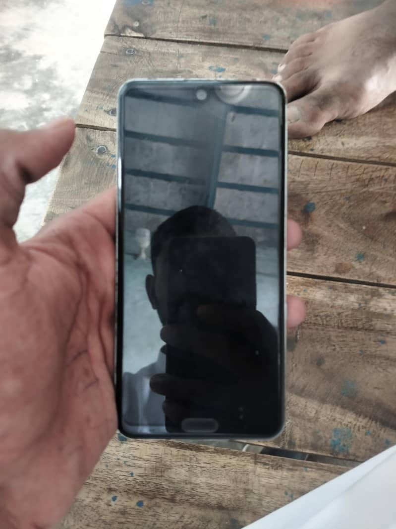 Sharp Aquos R3 1