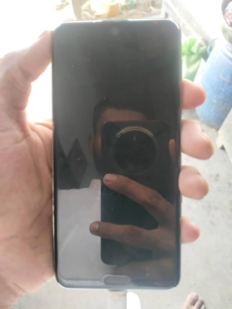 Sharp Aquos R3 3