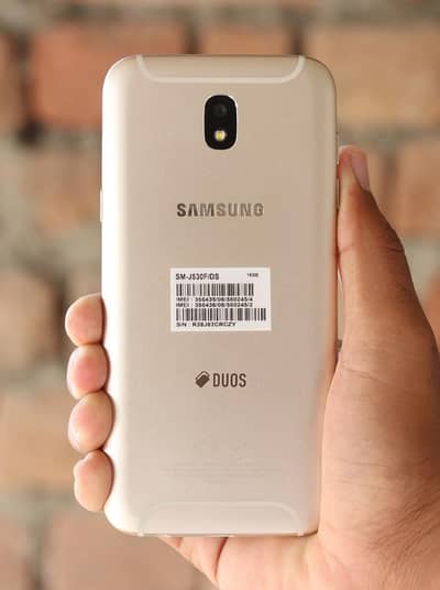 samsung j5pro 3/32gb new condition gold color 0-3-0-3-9-5-0-2-8-9-3