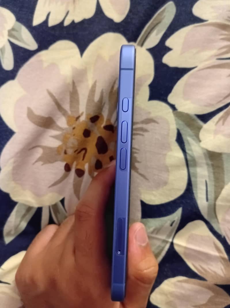 Apple iPhone 16 1