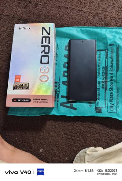 infinix 30 8+8 256 GB Glass broke ha original box
