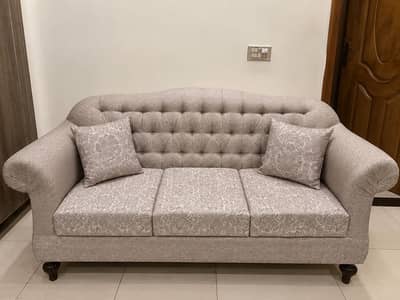 Premium Quality aesthetic lilac sofa set almost new