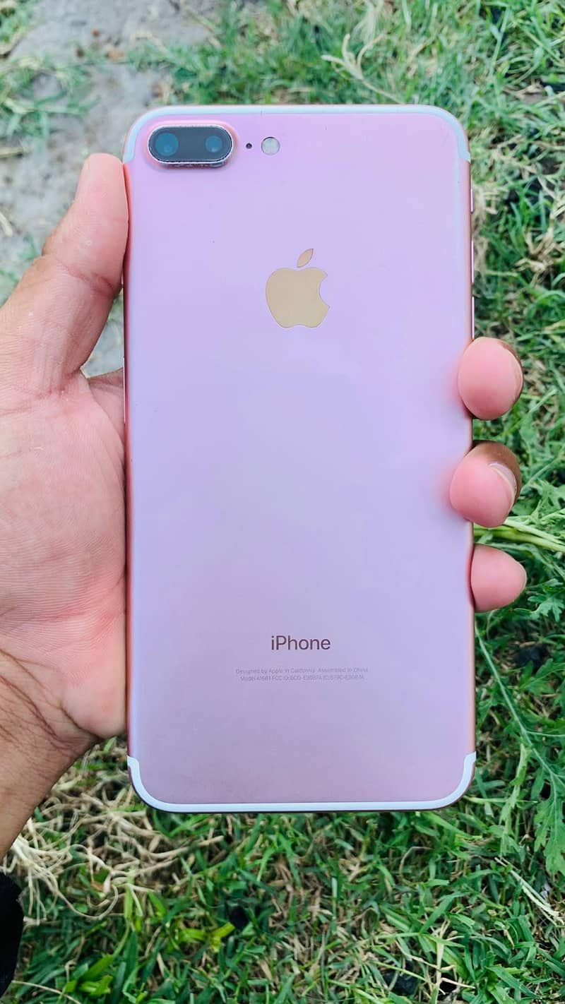 Apple iPhone 7 Plus 0
