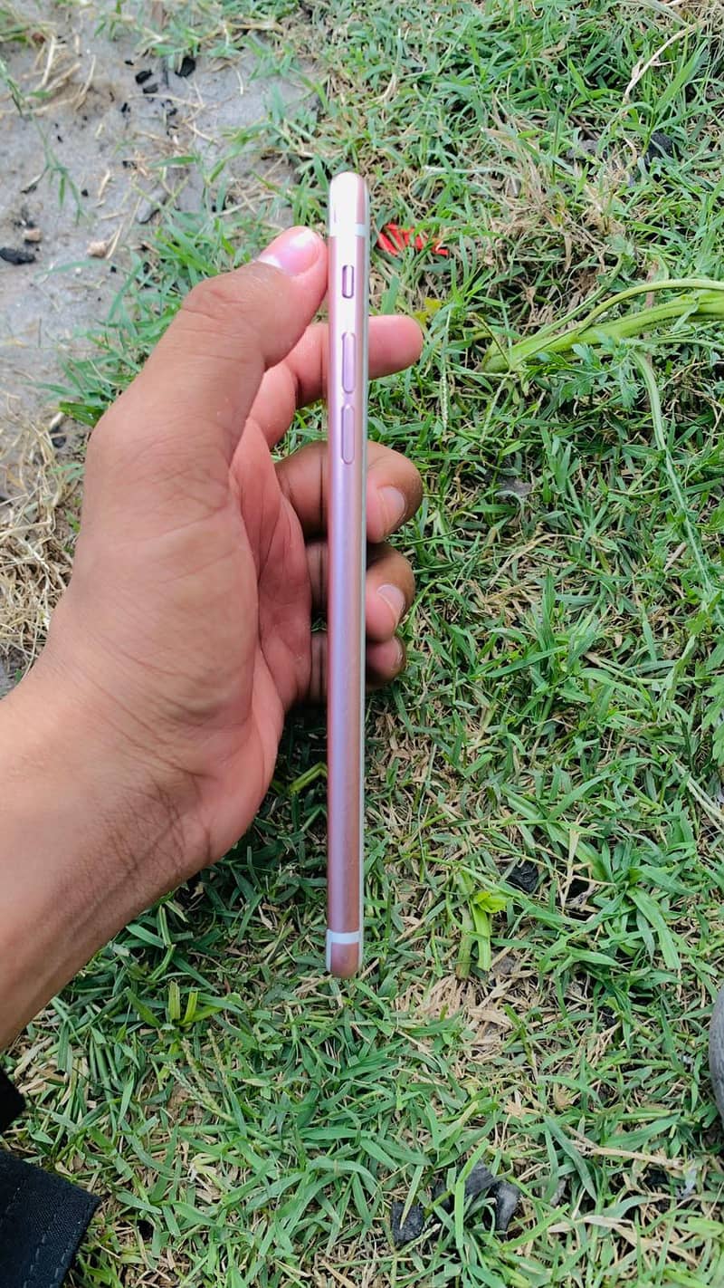 Apple iPhone 7 Plus 1
