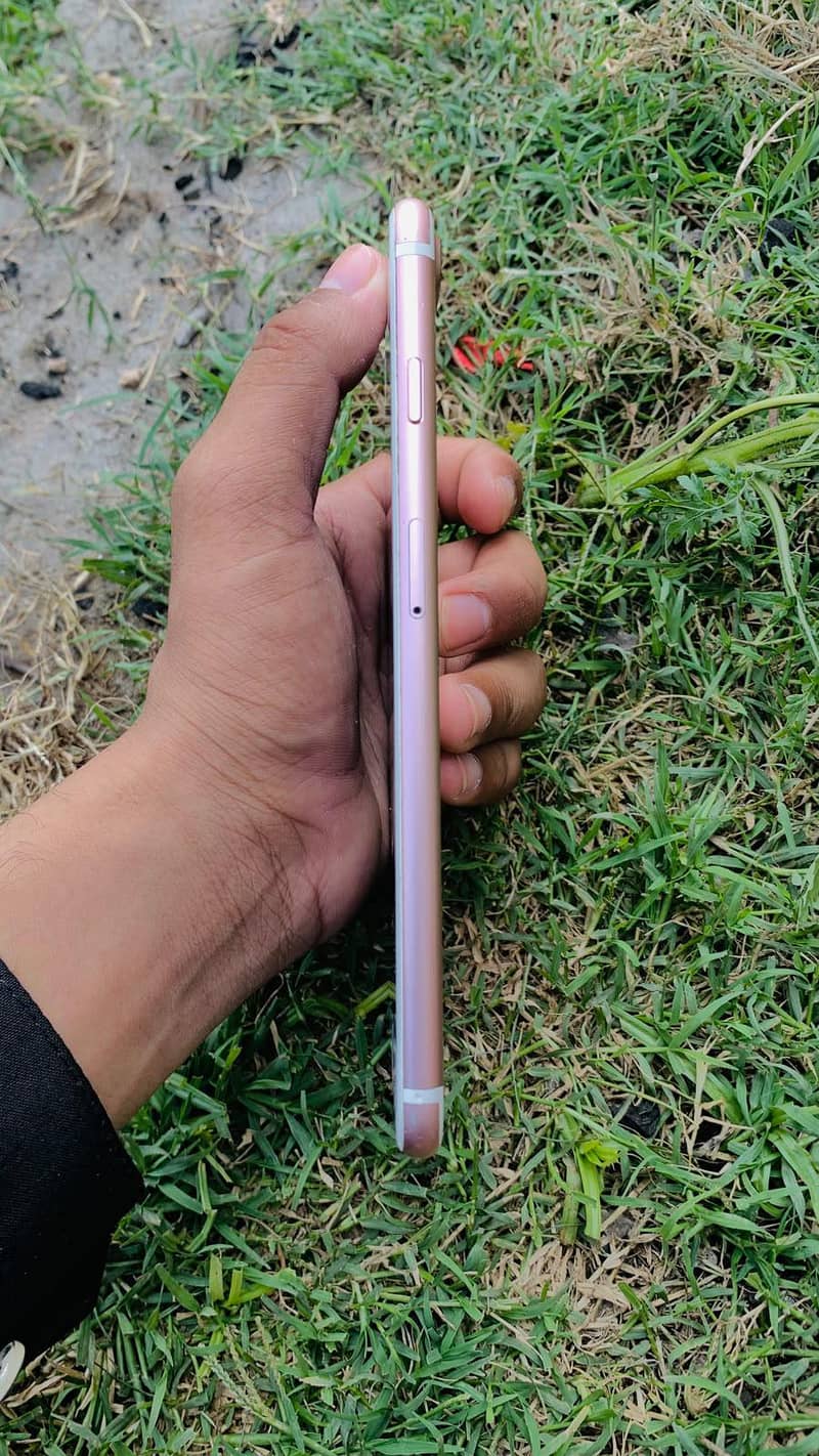 Apple iPhone 7 Plus 2