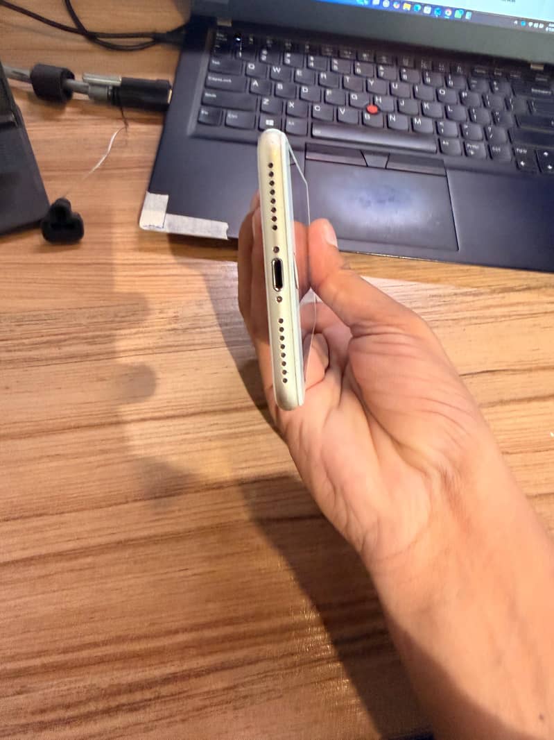 Apple iPhone 7 Plus 3