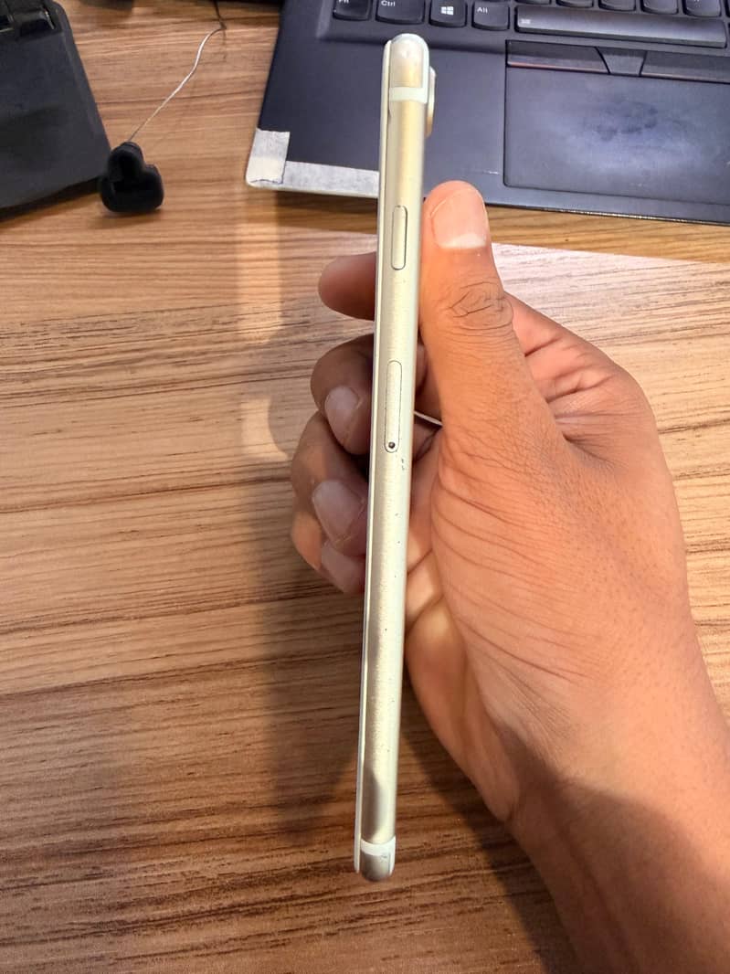 Apple iPhone 7 Plus 6