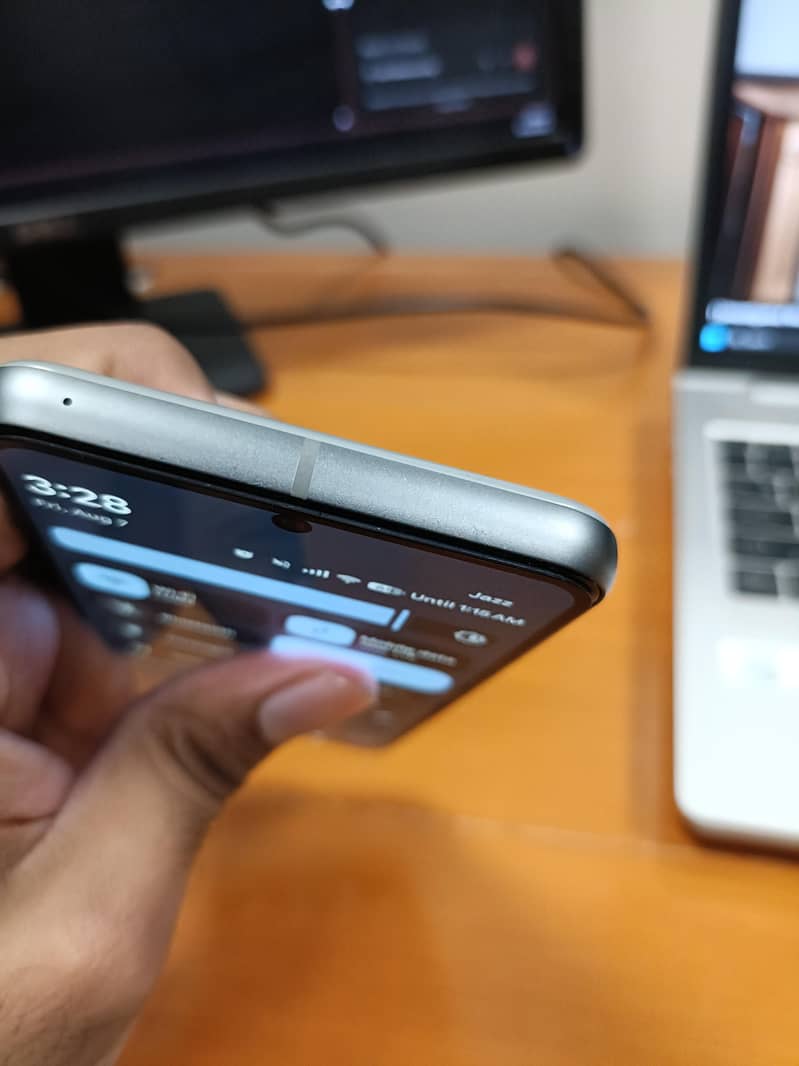Google Pixel 8 2