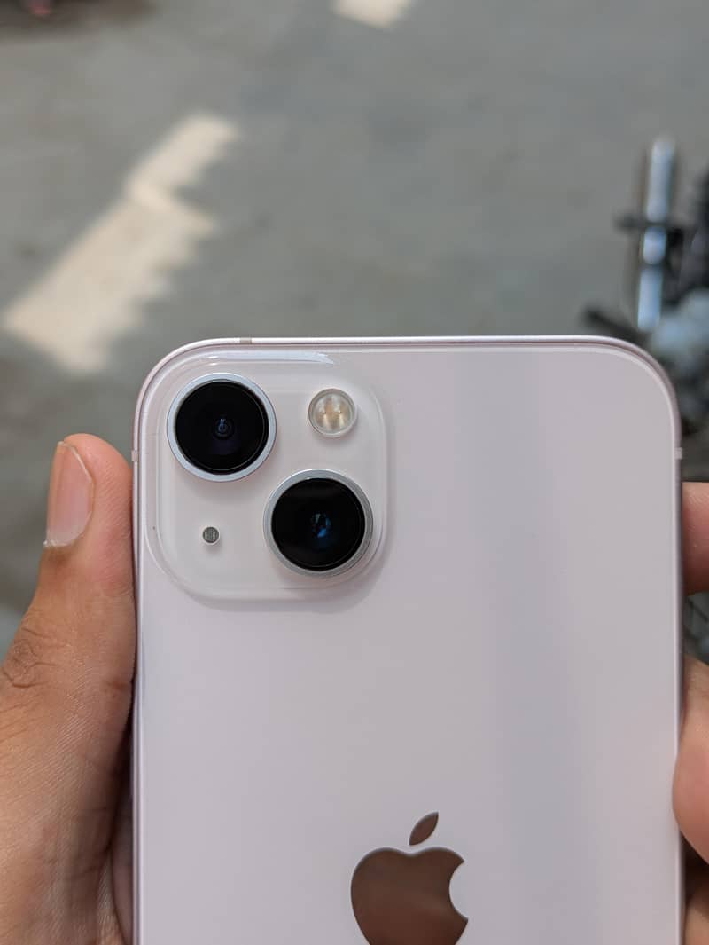 Apple iPhone 13 0