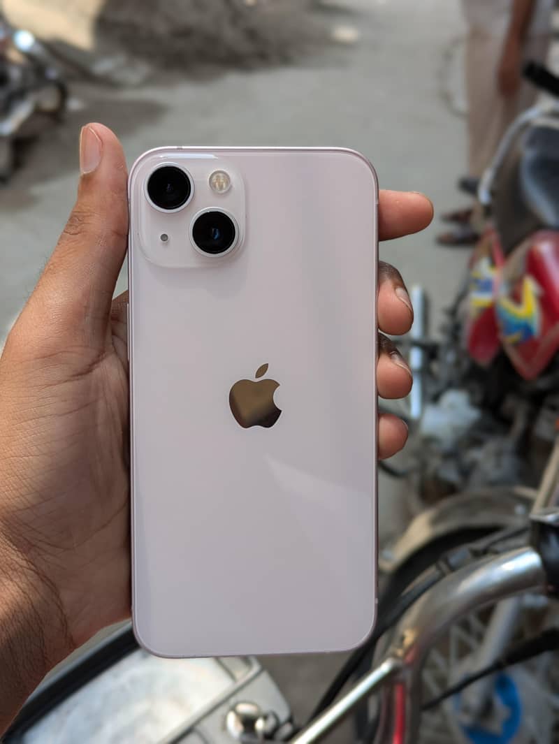 Apple iPhone 13 1