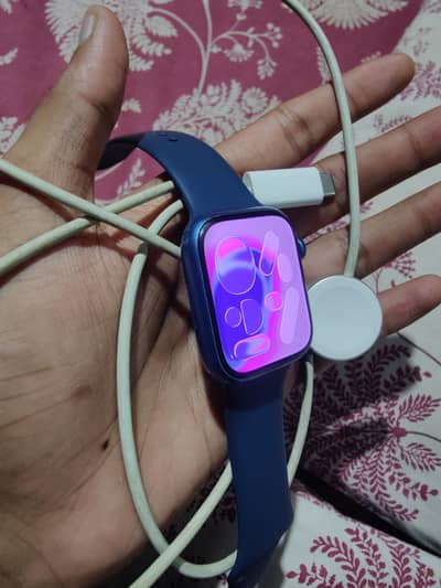 Apple Watch series 7 45mm  (GPS) with original cable