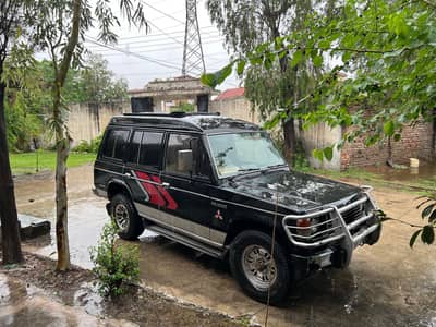 Mitsubishi Pajero 1986