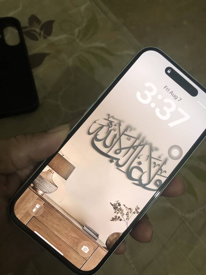 Apple iPhone 16 2