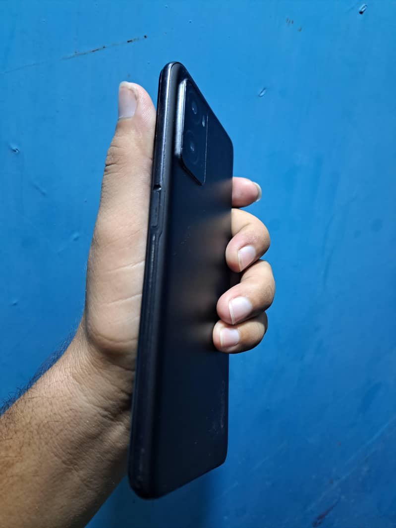 OPPO A76 3