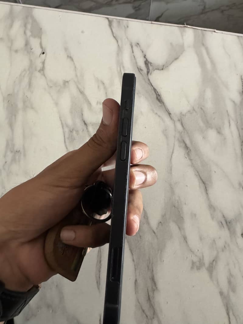 Apple iPhone 12 3
