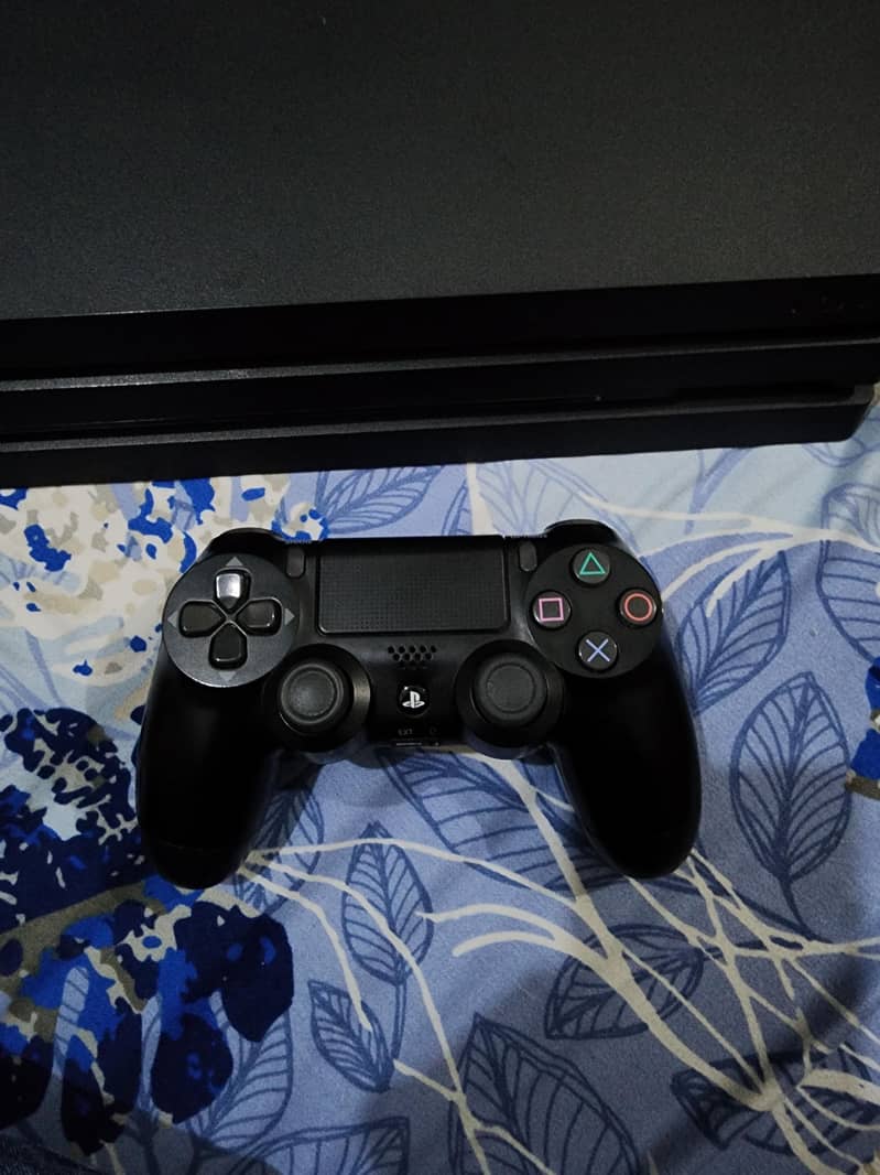 Ps4 Pro 1TB With One Controller 1