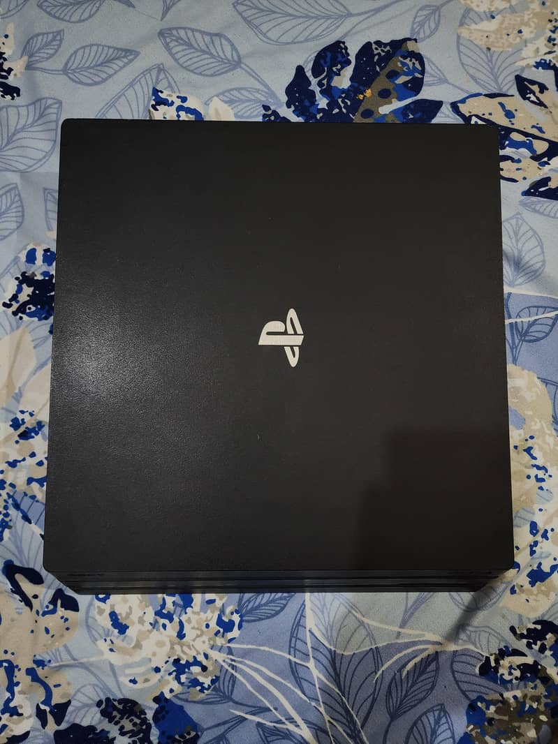 Ps4 Pro 1TB With One Controller 3