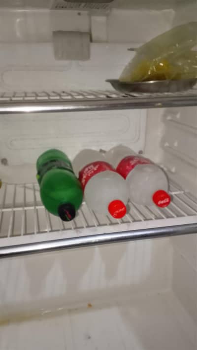 Dawlence Fridge Condition 70 % Cooling 10 by 10