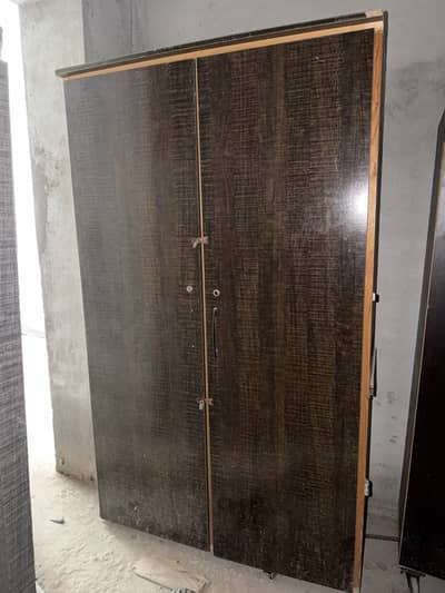 2 Door Wooden Wardrobe / Cupboard – Excellent Condition